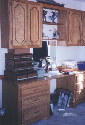 barbaras_house_davids_desk.jpg (21809 bytes)