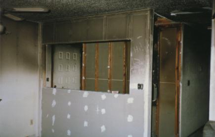 house1_fire_foyer.jpg (13735 bytes)