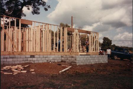 robert_construction3.jpg (27892 bytes)