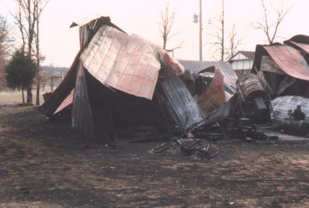 shop_fire_3.jpg (22258 bytes)