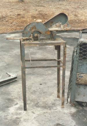 shop_project_chop_saw.jpg (24742 bytes)