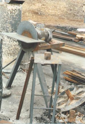 shop_project_disk_sander.jpg (29764 bytes)